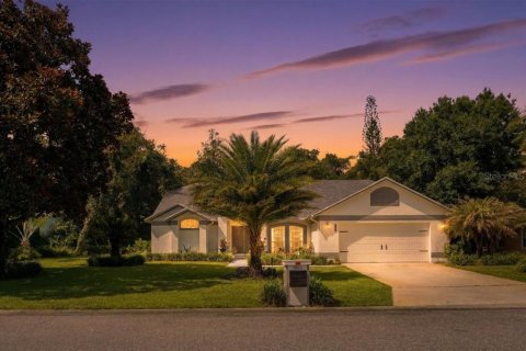 House in Lake Wales, Florida 3 bedrooms, 185.53 sq.m. № 2219311