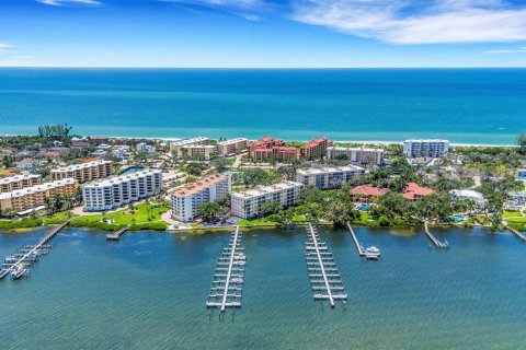 Condo in Sarasota, Florida, 2 bedrooms  № 1884829 - photo 17