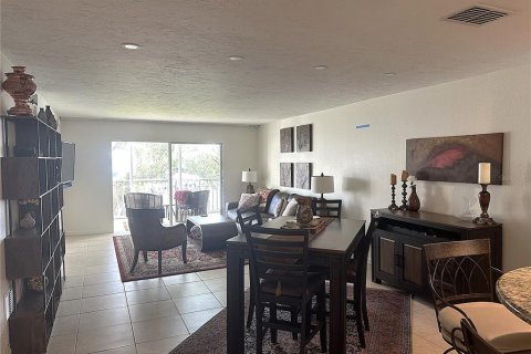 Condo in Sarasota, Florida, 2 bedrooms  № 1884829 - photo 6