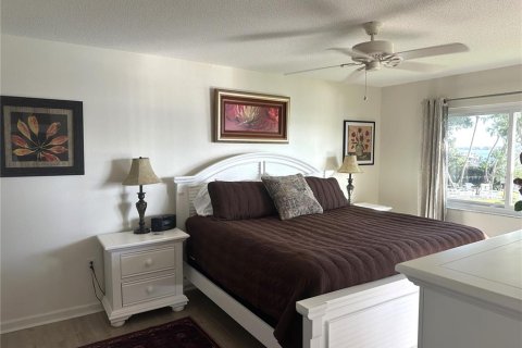 Condo in Sarasota, Florida, 2 bedrooms  № 1884829 - photo 8