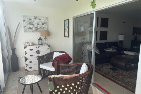 Condo in Sarasota, Florida, 2 bedrooms  № 1884829 - photo 16