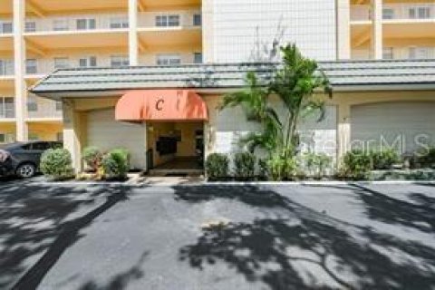 Condo in Sarasota, Florida, 2 bedrooms  № 1884829 - photo 2