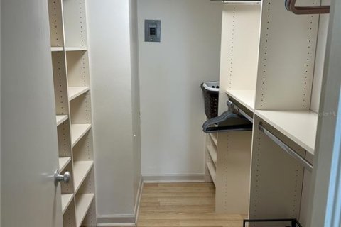 Condo in Sarasota, Florida, 2 bedrooms  № 1884829 - photo 11