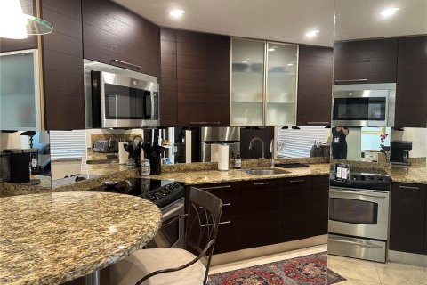 Condo in Sarasota, Florida, 2 bedrooms  № 1884829 - photo 4