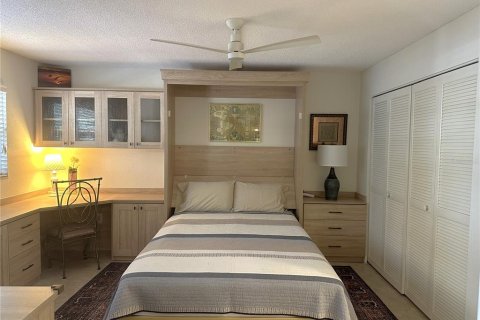 Condo in Sarasota, Florida, 2 bedrooms  № 1884829 - photo 13