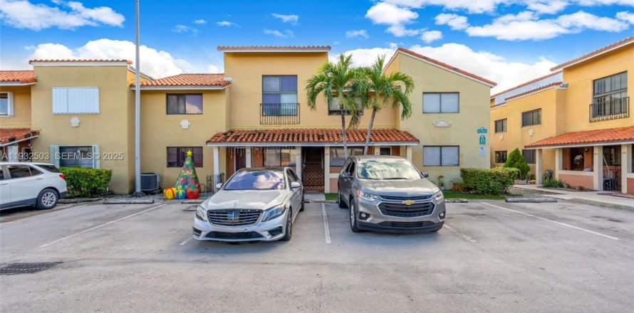 Кондоминиум с 3 спальнями в Хайалиа, Флорида № 1992606