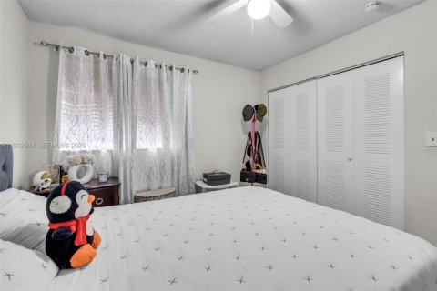 Снять в аренду кондоминиум в Хайалиа, Флорида 3 спальни, 90.3м2, № 1992606 - фото 21