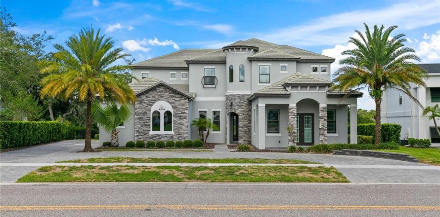 Casa en Orlando, Florida 6 dormitorios, 541.16 m2 № 1899238