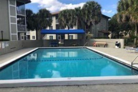 Condominio en alquiler en Coral Springs, Florida, 1 dormitorio, 55.56 m2 № 1181974 - foto 1