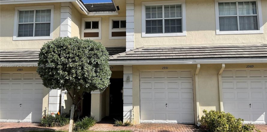 Adosado en Oakland Park, Florida 2 dormitorios, 132.29 m2 № 1956958