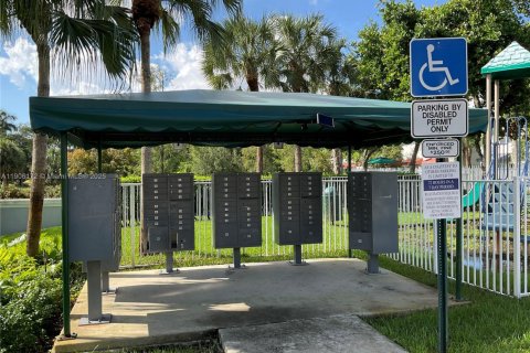 Adosado en venta en Oakland Park, Florida, 2 dormitorios, 132.29 m2 № 1956958 - foto 9