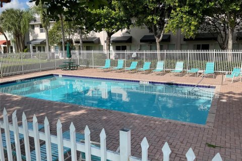 Adosado en venta en Oakland Park, Florida, 2 dormitorios, 132.29 m2 № 1956958 - foto 11