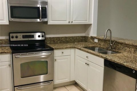 Adosado en venta en Oakland Park, Florida, 2 dormitorios, 132.29 m2 № 1956958 - foto 4