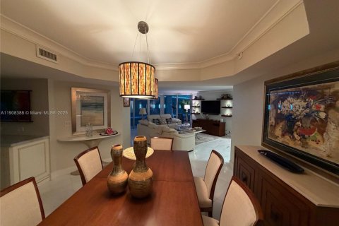 Condo in Riviera Beach, Florida, 3 bedrooms  № 1965832 - photo 4