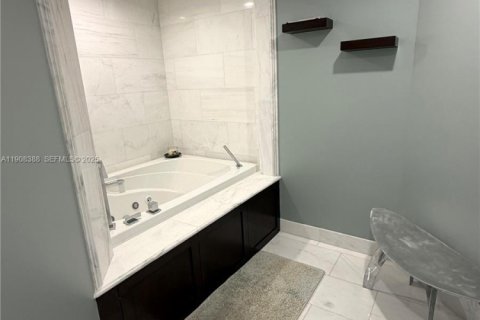 Condo in Riviera Beach, Florida, 3 bedrooms  № 1965832 - photo 23