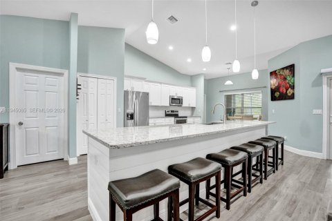 House in Port St. Lucie, Florida 4 bedrooms № 2003433 - photo 14