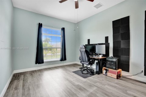 House in Port St. Lucie, Florida 4 bedrooms № 2003433 - photo 6