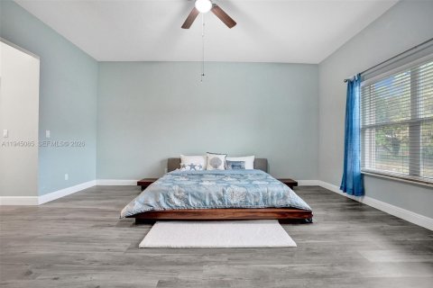 House in Port St. Lucie, Florida 4 bedrooms № 2003433 - photo 8