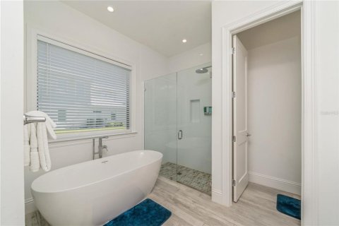 House in Hutchinson Island South, Florida 4 bedrooms, 275.27 sq.m. № 2166268 - photo 23