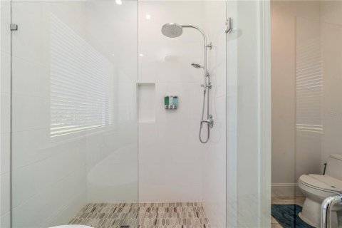 House in Hutchinson Island South, Florida 4 bedrooms, 275.27 sq.m. № 2166268 - photo 24