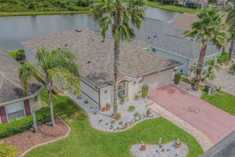 Villa ou maison à San Antonio, Floride 3 chambres, 163.69 m2 № 2324263