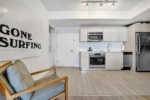 Condominio en venta en Hallandale Beach, Florida, 2 dormitorios, 95.5 m2 № 2045833 - foto 10