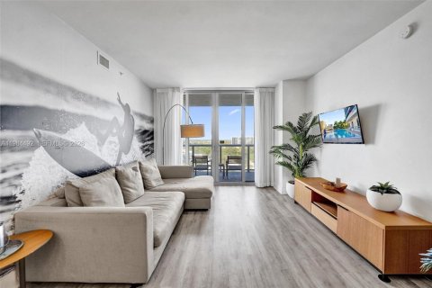 Condominio en venta en Hallandale Beach, Florida, 2 dormitorios, 95.5 m2 № 2045833 - foto 19