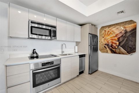 Condominio en venta en Hallandale Beach, Florida, 2 dormitorios, 95.5 m2 № 2045833 - foto 12