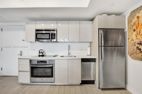 Condominio en venta en Hallandale Beach, Florida, 2 dormitorios, 95.5 m2 № 2045833 - foto 13