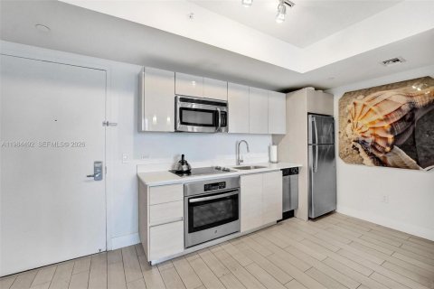 Condominio en venta en Hallandale Beach, Florida, 2 dormitorios, 95.5 m2 № 2045833 - foto 11