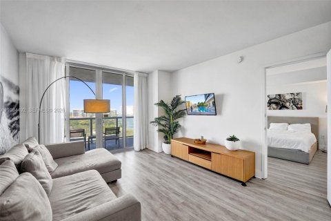 Condominio en venta en Hallandale Beach, Florida, 2 dormitorios, 95.5 m2 № 2045833 - foto 26