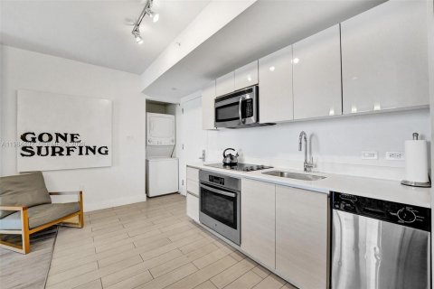 Condominio en venta en Hallandale Beach, Florida, 2 dormitorios, 95.5 m2 № 2045833 - foto 15