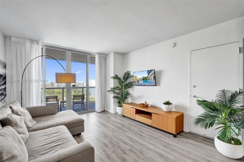 Condominio en venta en Hallandale Beach, Florida, 2 dormitorios, 95.5 m2 № 2045833 - foto 20