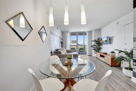 Condominio en venta en Hallandale Beach, Florida, 2 dormitorios, 95.5 m2 № 2045833 - foto 6