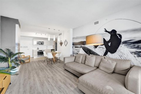 Condominio en venta en Hallandale Beach, Florida, 2 dormitorios, 95.5 m2 № 2045833 - foto 22