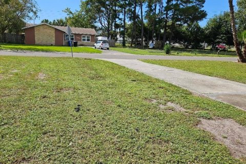 House in Saint Petersburg, Florida 3 bedrooms, 80.27 sq.m. № 2423997 - photo 22
