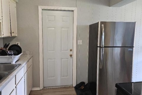 House in Saint Petersburg, Florida 3 bedrooms, 80.27 sq.m. № 2423997 - photo 8