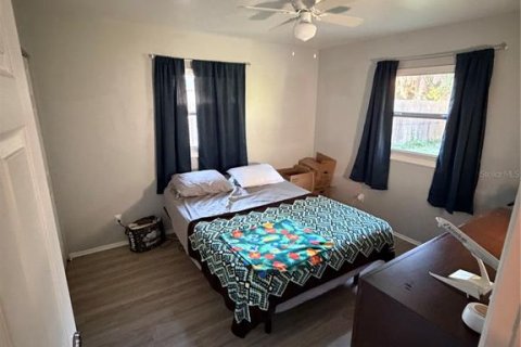 House in Saint Petersburg, Florida 3 bedrooms, 80.27 sq.m. № 2423997 - photo 16