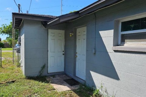 House in Saint Petersburg, Florida 3 bedrooms, 80.27 sq.m. № 2423997 - photo 11
