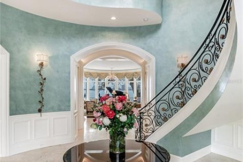 House in Tampa, Florida 8 bedrooms, 1725.01 sq.m. № 2097143 - photo 4