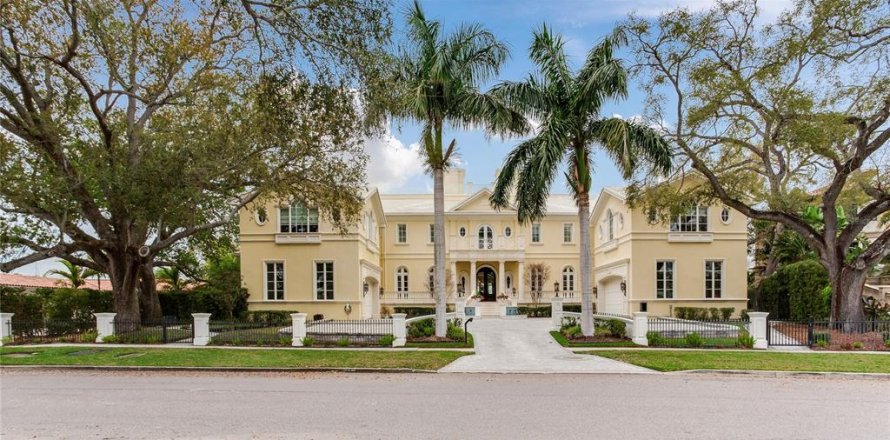 House in Tampa, Florida 8 bedrooms, 1725.01 sq.m. № 2097143