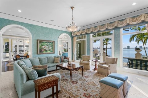 House in Tampa, Florida 8 bedrooms, 1725.01 sq.m. № 2097143 - photo 15
