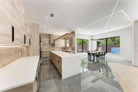 Villa ou maison à vendre à Sarasota, Floride: 4 chambres, 351.17 m2 № 1894664 - photo 13