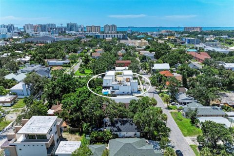 Villa ou maison à vendre à Sarasota, Floride: 4 chambres, 351.17 m2 № 1894664 - photo 3