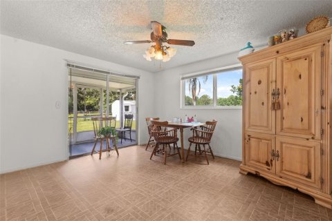 House in Fish Hawk, Florida 3 bedrooms, 124.86 sq.m. № 2227021 - photo 4