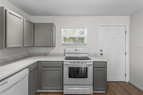 House in Groveland, Florida 3 bedrooms, 93.83 sq.m. № 1552524 - photo 6