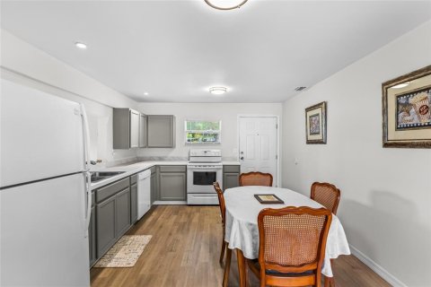 House in Groveland, Florida 3 bedrooms, 93.83 sq.m. № 1552524 - photo 8