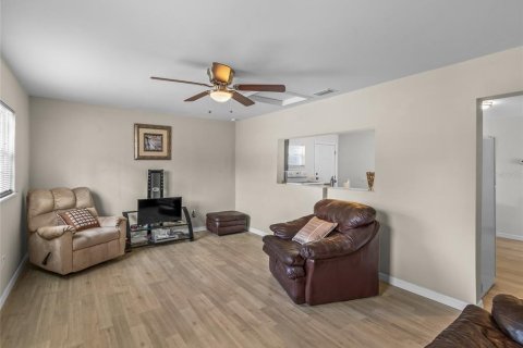 House in Groveland, Florida 3 bedrooms, 93.83 sq.m. № 1552524 - photo 5