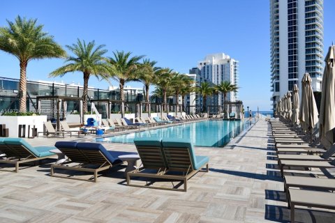 Condo in Hollywood, Florida, 2 bedrooms № 2090943 - photo 26