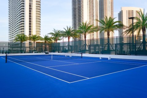Condo in Hollywood, Florida, 2 bedrooms № 2090943 - photo 25
